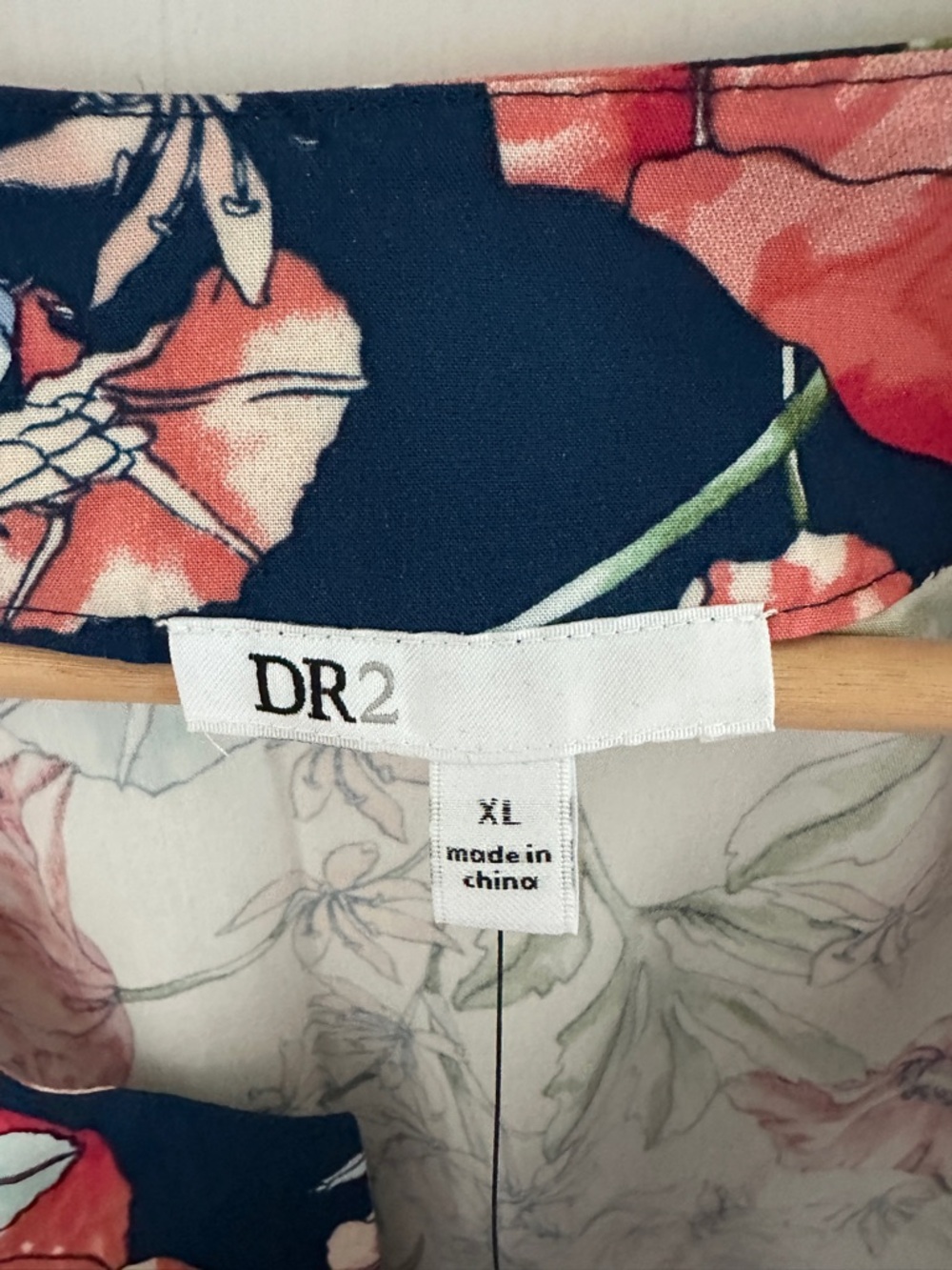 DR2 Floral Popover Tunic with Navy Trim - Picture 3 of 4